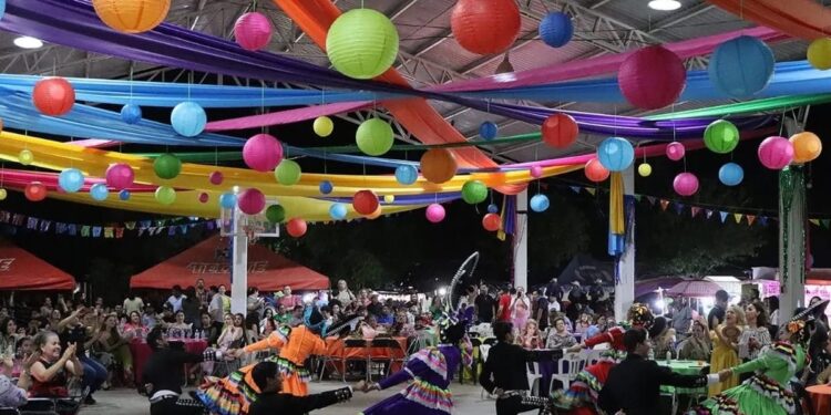 Carnaval de Badiraguato busca romper récord con 30 mil visitantes y gran electo musical durante su Carnaval 2026