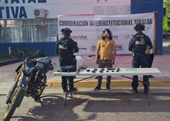 En Villa Juárez, el Grupo Interinstitucional detuvo a un civil con un fusil, un arma corta, municiones y presunta droga