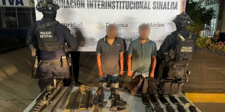 En Navolato, el Grupo Interinstitucional detuvo a dos civiles; les aseguran fusiles, municiones y chalecos tácticos