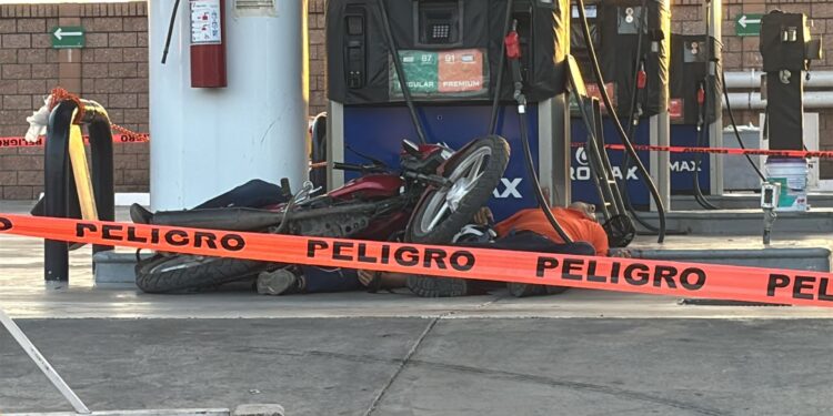 Ejecutan a un motociclista y a despachador en gasolinera de Barrancos