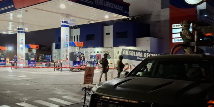 Ejecutan a un motociclista y a despachador en gasolinera de Barrancos