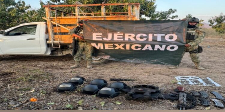 En Escuinapa, aseguran un arma, cargadores, municiones y un vehículo robado