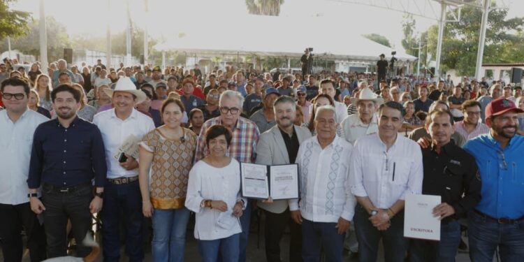 Otorga Gobernador Rocha certeza jurídica de propiedades para 1,256 familias de Eldorado