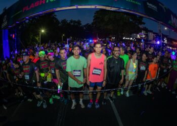 Hacen historia: 17 mil personas participan en la ‘Flash Night Run’ por amor a Culiacán