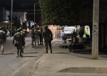 Atacan a balazos a joven motociclista en la colonia Adolfo López Mateos, en Culiacán