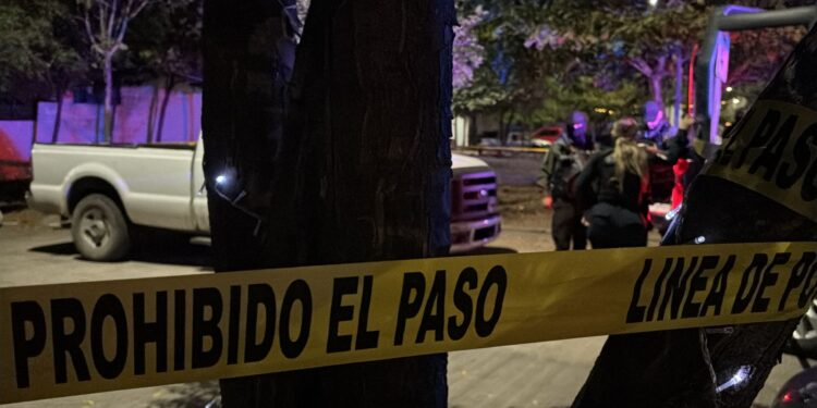 Localizan cadáver envuelto en cobija en fraccionamiento Esparcios Barcelona