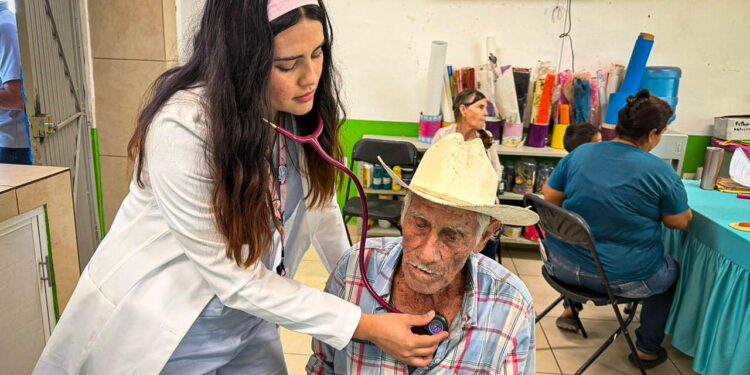 Servicios y apoyos del DIF Culiacán llegan a la comunidad Los Naranjos