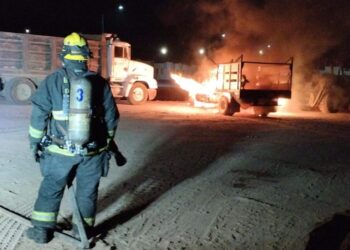 Se registra incendio en el fraccionamiento Las Cerezas: no se registran lesionados, solo daños materiales