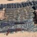 Un vehículo con reporte de robo, armas largas, cargadores, cartuchos y chalecos balísticos