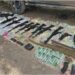 En Navolato, aseguran 12 armas largas y municiones tras reconocimientos terrestres; destacan dos ametralladoras, un fusil Barrett y un aditamento lanzagranadas