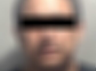 Policías municipales detienen a hombre por su probable participación en robo a comercio en el Centro