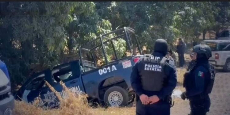 Emboscada a policías municipales en Escuinapa; hay cuatro muertos y un herido