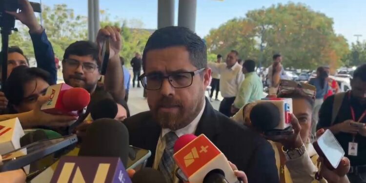 SS confirma que de nuevo fue llevado a un hospital Sergio Torres; descarta que esté conectado a un ventilador artificial
