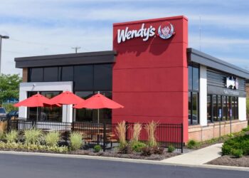 Anuncian apertura de más de 50 restaurantes Wendy’s en Sinaloa tras reunión de Rubén Rocha con cónsul de EE. UU.