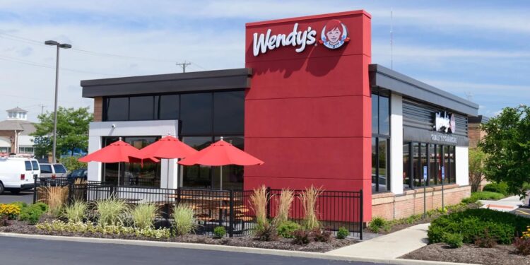 Anuncian apertura de más de 50 restaurantes Wendy’s en Sinaloa tras reunión de Rubén Rocha con cónsul de EE. UU.