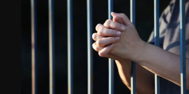 Vinculan a proceso a Teresita “N” por homicidio agravado en razón de parentesco