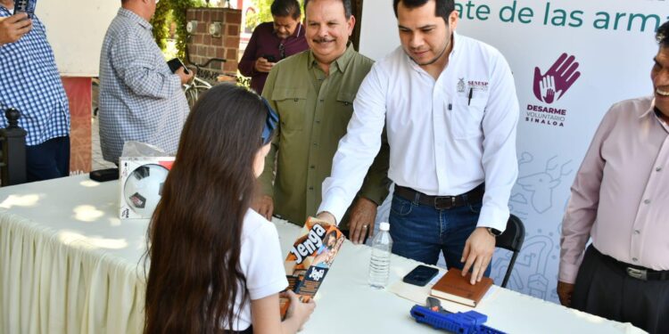 986 niñas y niños han canjeado sus armas de juguetes mediante el programa preventivo Desarme Voluntario Sinaloa