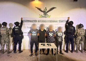 Tras ataque a balazos contra una casa en Mazatlán, militares localizan a cuatro sujetos con armas dentro de la vivienda