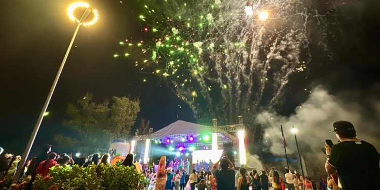 Rocha Moya y José Paz López disfrutan el penúltimo día del Carnaval de Primavera Badiraguato 2026