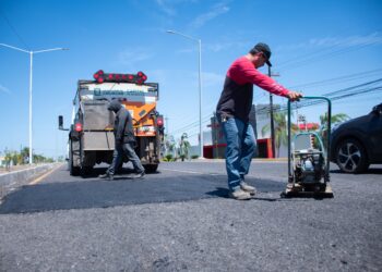 Refuerza Ayuntamiento trabajos de rehabilitación de vialidades en distintos sectores de Culiacán