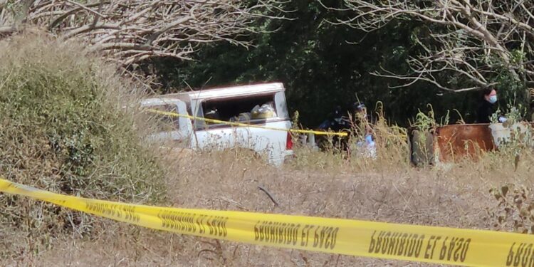Encuentran cuerpo en fosa clandestina en Aguaruto
