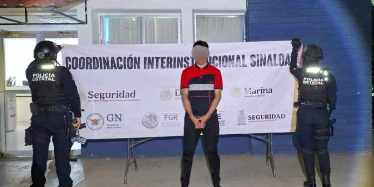 En Culiacán, un civil fue detenido por el Grupo Interinstitucional por contar con orden de aprehensión por distintos delitos