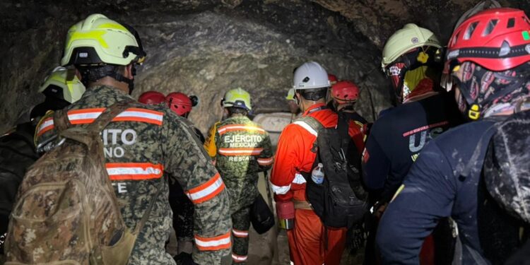 Avanza rescate en mina de Rosario; ubican zona donde estaría cuarto minero y mantienen esperanza de hallarlo con vida