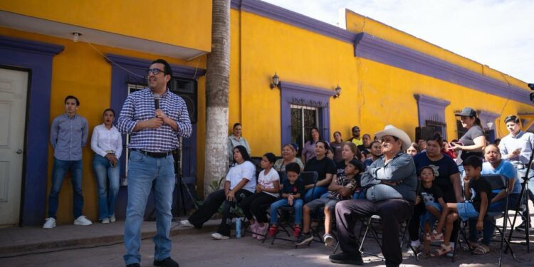 Va Juan de Dios al encuentro con la gente en San Lorenzo; entrega paquete de obras de drenaje y pavimentación