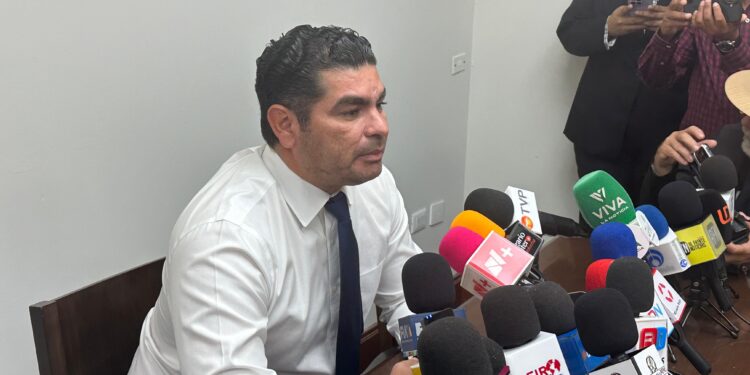 Rodolfo Valenzuela no respalda propuesta de su facción PVEM para eliminar sueldos a síndicos y comisarios