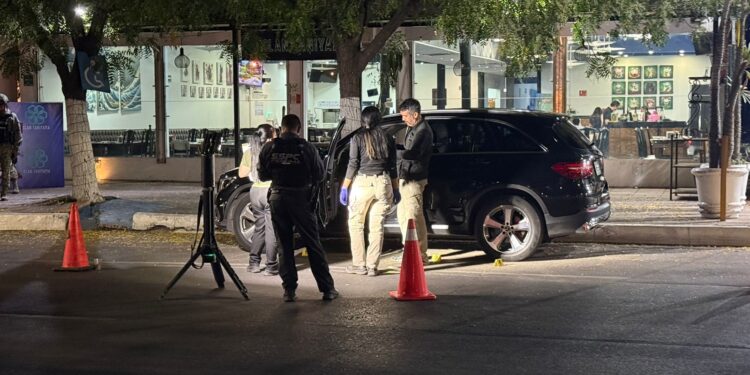 Ataque a balazos en el bulevar Diego Valadez Ríos deja un hombre gravemente herido