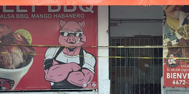 Asaltan negocio de carnitas y dejan a un hombre gravemente herido la colonia Emiliano Zapata