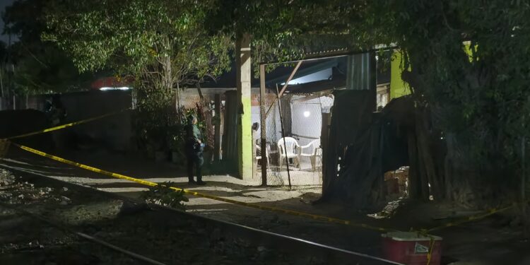 En la colonia Aeropuerto asesinan a un hombre en su hogar