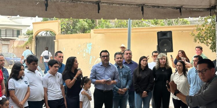 Más de 60 planteles educativos beneficiados con pavimentación en Culiacán
