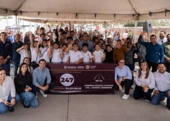 “Venimos a escuchar”; Juan de Dios al inaugurar tres calles para llegar a la pavimentación 247 en Culiacán