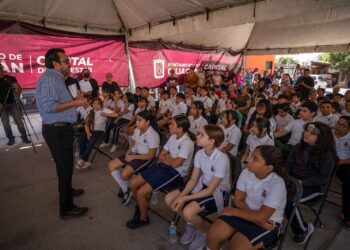 ”Lo que asumimos, lo hacemos”: Juan de Dios Gámez al entregar la calle 265; cierra semana con obras con sentido social por 158 mdp en Culiacán