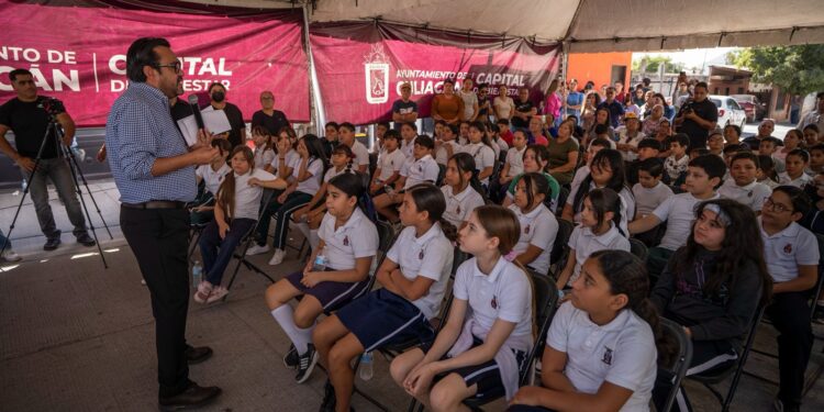 ”Lo que asumimos, lo hacemos”: Juan de Dios Gámez al entregar la calle 265; cierra semana con obras con sentido social por 158 mdp en Culiacán