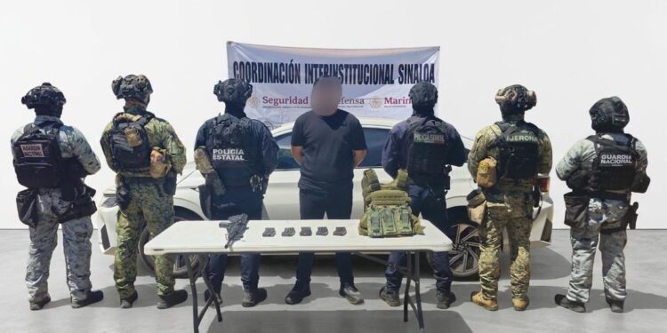 El Grupo Interinstitucional detiene a un civil con arma de fuego en Culiacán