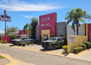 Operativo conjunto de la Sedena, Semar y Fiscalía en Motel Dix por posible caso de privación ilegal de la libertad en Culiacán
