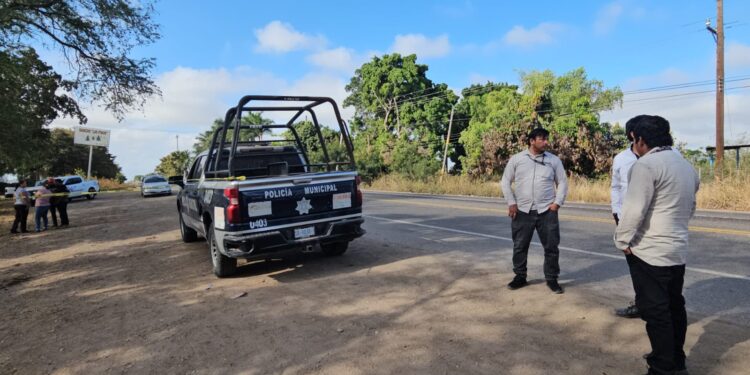 Encuentran cuerpo sin vida de un hombre en la carretera Culiacán-Eldorado
