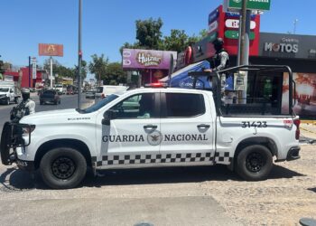 Persecución y balacera en Culiacán: Una policía de tránsito lesionada y vehículos sospechosos asegurados