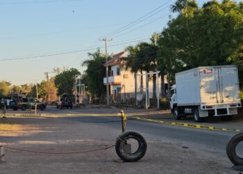 Atacan a balazos al conductor de camión en Tepuche