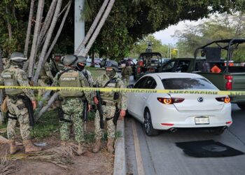 Una intensa persecución policiaca terminó con el aseguramiento de armas en Culiacán