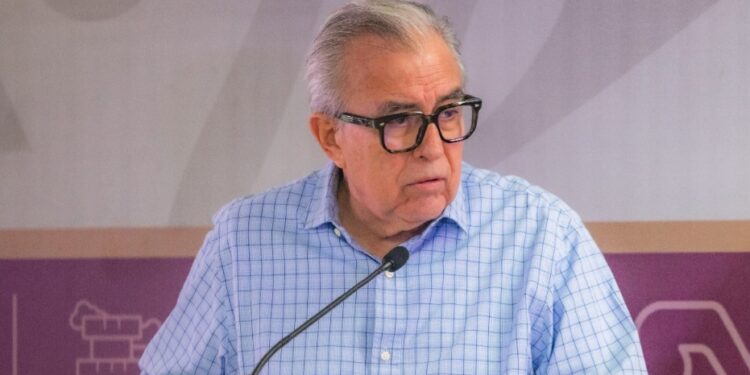 Gobernador de Sinaloa y otros nueve funcionarios actuales y exfuncionarios mexicanos acusados de narcotráfico y delitos relacionados con armas