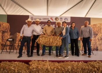 Por segundo año consecutivo, Juan de Dios Gámez entrega apoyos al sector ganadero regional; destina 1.2 mdp