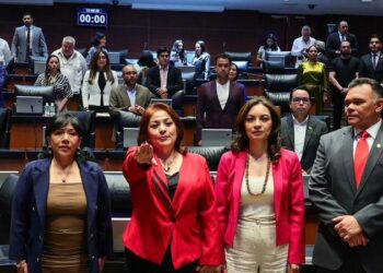 Toma protesta María del Refugio Higuera Cázarez como senadora del PRI
