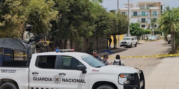 Asesinan a dos hombres en el fraccionamiento Riveras de Tamazula