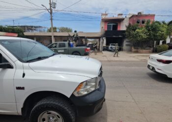 Vandalizan y queman vivienda en Culiacán; vehículo despojado es usado en el ataque