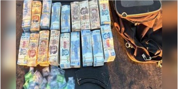 Capturan a un hombre con 4.5 millones de pesos en efectivo en Culiacán