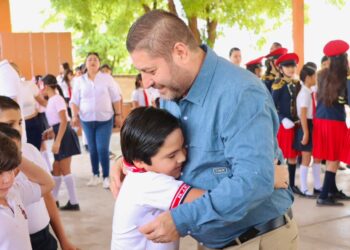 Escuelas de Badiraguato retoman clases sin contratiempos; José Paz López anuncia festejo por el Día del Niño