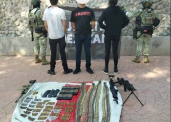 El Grupo Interinstitucional detuvo a tres civiles y aseguró armas, cargadores, cartuchos y vehículos robados